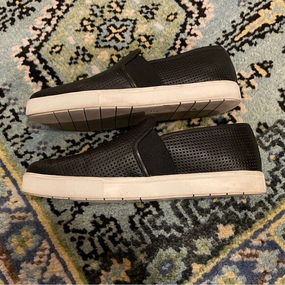 Vince women’s Slip-on Sneaker size 6 - Picture 3 of 7